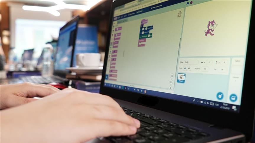 Minik Eller Kod Yazıyor Projesi’nde "Scratch Cup" başvuruları başladı