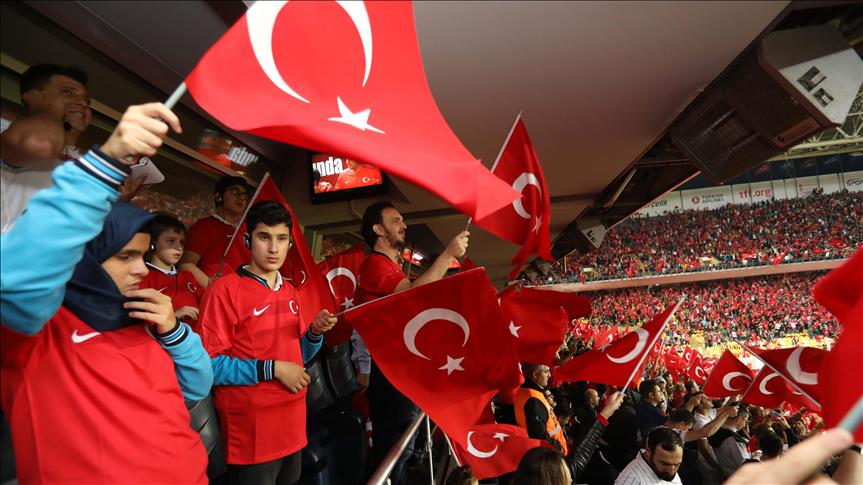 Turkcell görme engelli çocuklara milli maç heyecanı yaşattı