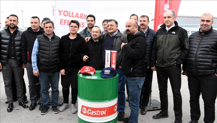 Teknik direktör Yılmaz Vural, uzun yol şoförleriyle Bursa'da buluştu