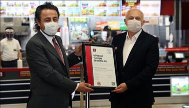 RoyalCert,TAB Gıda restoranlarına "güvenli turizm sertifikası" veriyor
