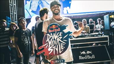 Red Bull Dance Your Style sahnesinden geçen isimler hikayeler paylaştı