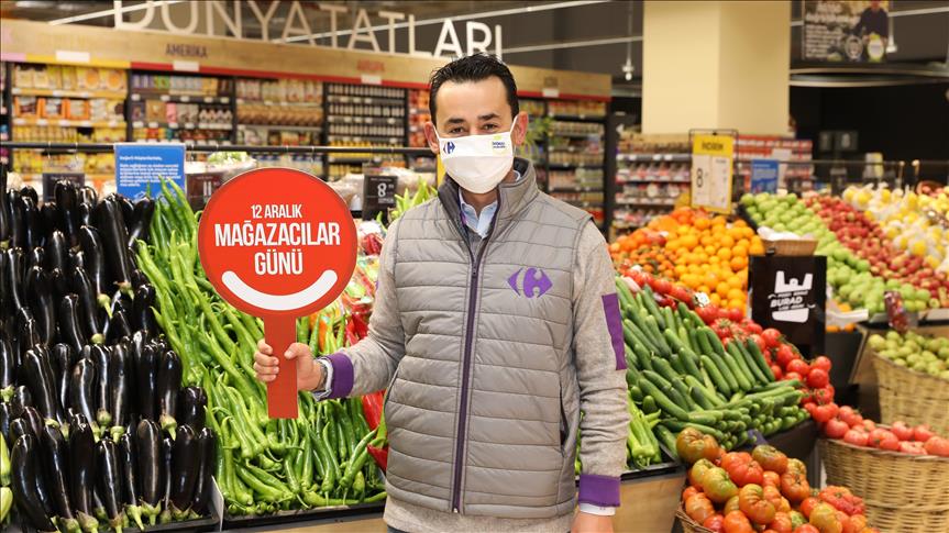 Carrefoursa 11 Bin Calisani Ile Magazacilar Gunu Nu Kutladi