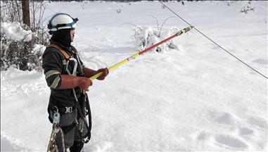 Başkent EDAŞ ekiplerinin yoğun karda zorlu mesaisi devam ediyor