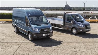 Yeni 5 tonluk Ford Transit "van" ve "kamyonet" Türkiye’de