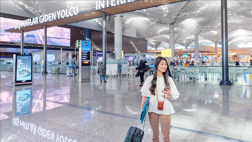 İstanbul Havalimanı'nda yolculara sunulan şarj ünitesi sayısı artırıldı 
