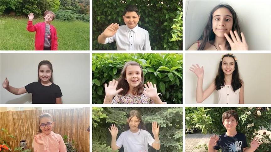 Yapı Kredi çalışanlarının çocukları Dünya Çevre Günü için şarkı söyledi