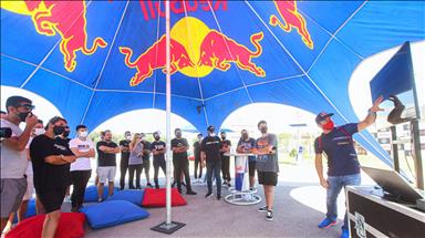 Red Bull Car Park Drift öncesi Abdo Feghali’den drift tutkununa eğitim