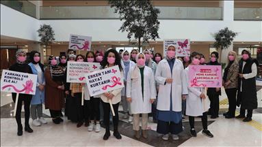 Bağcılar Belediyesi, meme kanseri farkındalığı için etkinlik yaptı