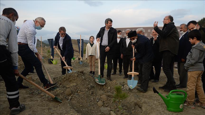 Kipaş Holding'in "500 Bin Ağaç Bağışı Projesi" kapsamında 100 bin fidan daha toprakla buluştu