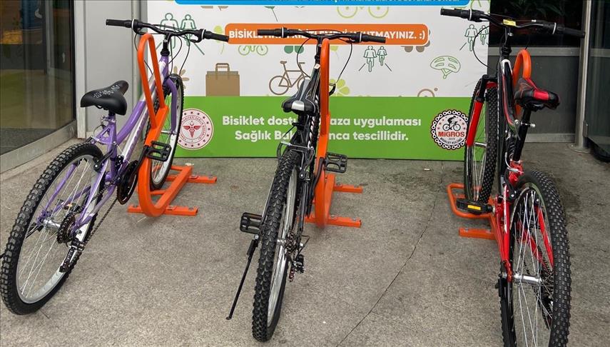 Migros, bisikletli park alanına sahip mağazalarını yaygınlaştırıyor