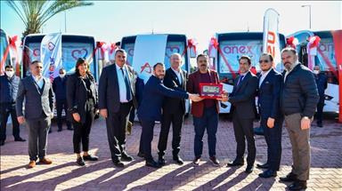 Anadolu Isuzu'dan Anex Tour'a 17 yeni NovoLux otobüs teslimatı