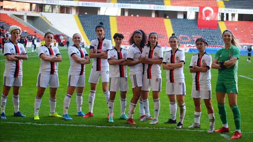 Vodafone'dan Beşiktaş Kadın Futbol Takımı’na destek mesajı