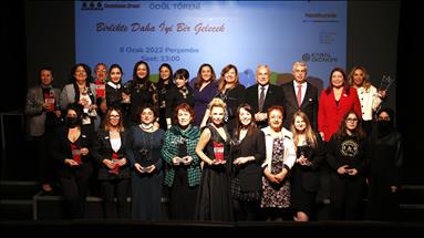 YAPDER'den başarılı kadın girişimcilere ödül