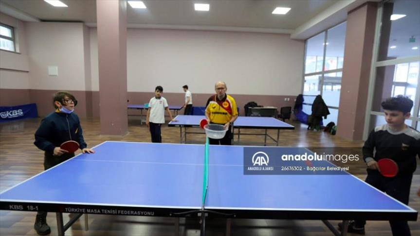 Bağcılar'da çocuklar için ücretsiz masa tenisi kursu açıldı