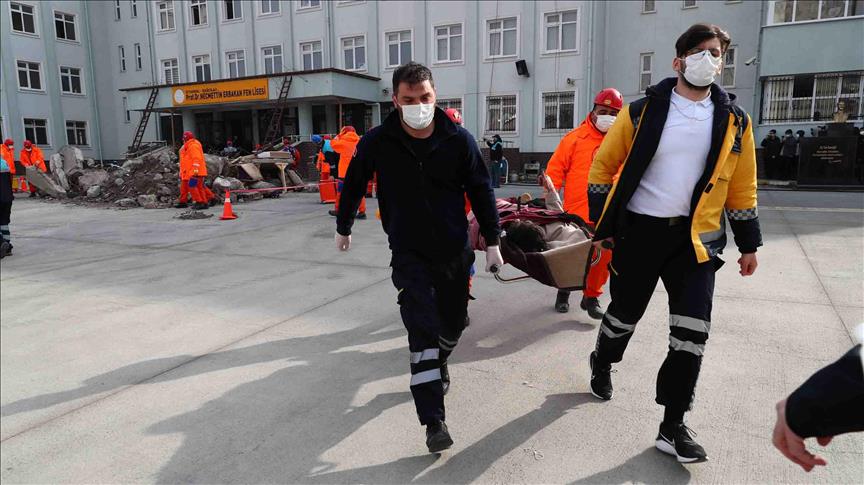 Bağcılar'da deprem haftası kapsamında 7,2'lik deprem tatbikatı yapıldı
