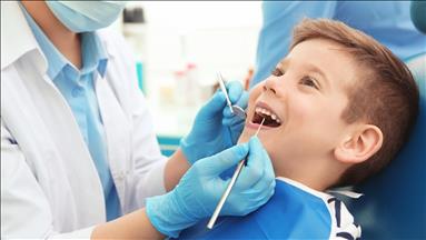 Çocukluk döneminde dişlerde meydana gelen bozukluk önemsenmeli