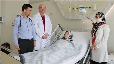 Sivas'ta bir hastanın karın boşluğundan 5 kilogramlık kist çıkarıldı 