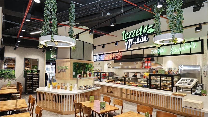 CarrefourSA, "Lezzet Arası" restoranının, 15’inci şubesini Batı Ataşehir’de açtı