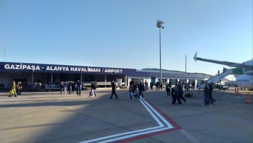 Gazipaşa-Alanya havalimanı Vilnius’dan gelen ilk uçuşlarını karşıladı