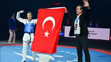 Ülker Metro’nun desteklediği Zeliha Ağrıs, Avrupa Taekwondo Şampiyonu