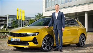 Opel'in yeni CEO'su Florian Huettl oldu