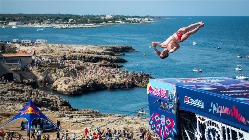 2022 Red Bull Cliff Diving Dünya Serisi Boston’da start alacak