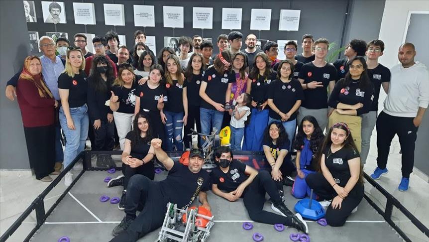 VEX Robotics Samsun Turnuvası'nda şampiyon Doğa Koleji