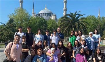 Bağcılarlı öğrenciler İstanbul'un tarihi, kültürel mekanlarını geziyor