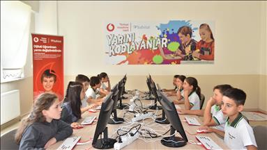 Vodafone, elektronik atıkları Bursa'da kodlama sınıfına dönüştürdü