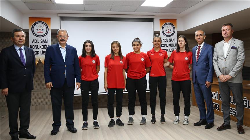 Adil Sani Konukoğlu Spor Lisesi'nde ödül töreni düzenlendi