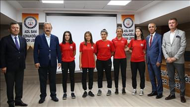 Adil Sani Konukoğlu Spor Lisesi'nde ödül töreni düzenlendi