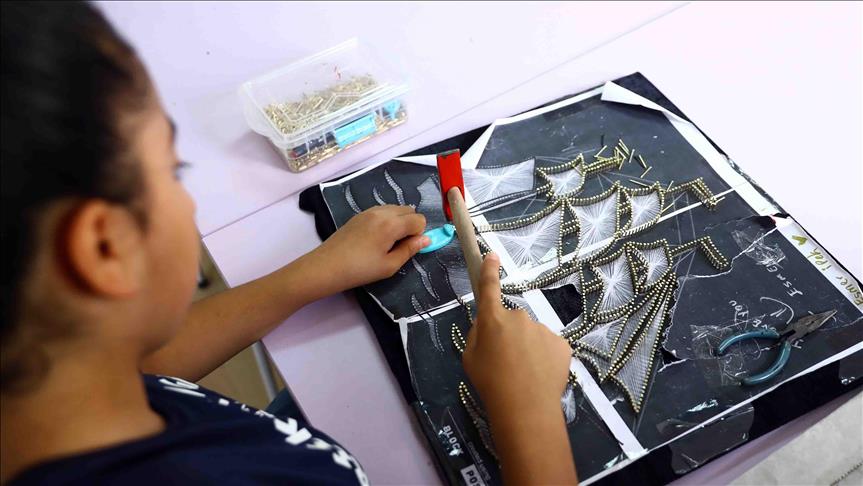 Bağcılarda filografi öğrenen çocuklar keyifli vakit geçiriyor