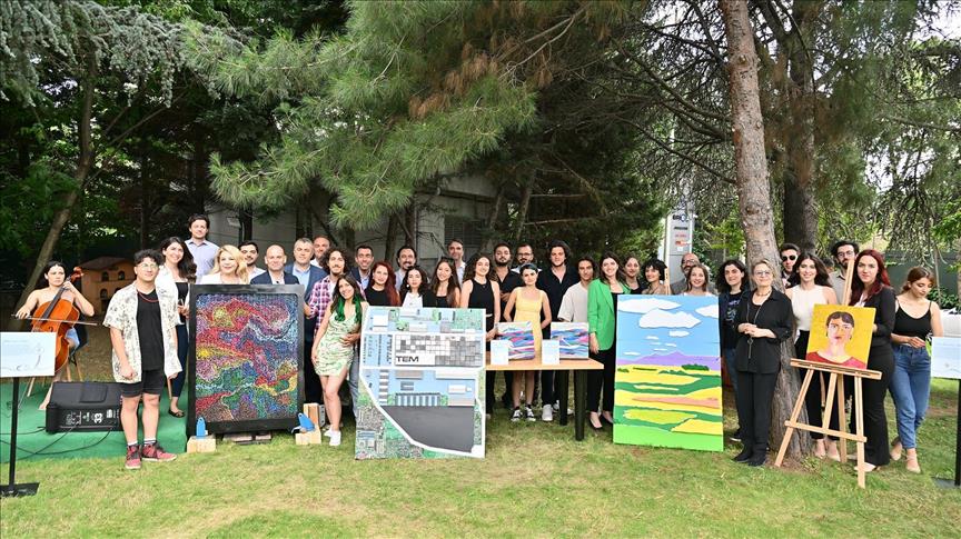TEMSA ve Çukurova Üniversitesi iş birliği ile otobüs hurdaları sanat eserine dönüştürüldü