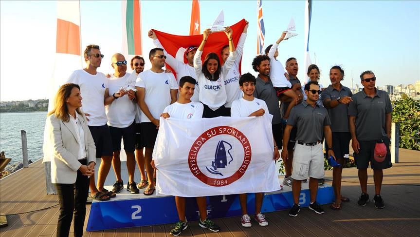 Heybeliada Su Sporları Kulübü-Quick Sigorta yelken takımı, şampiyonluktan şampiyonluğa koştu