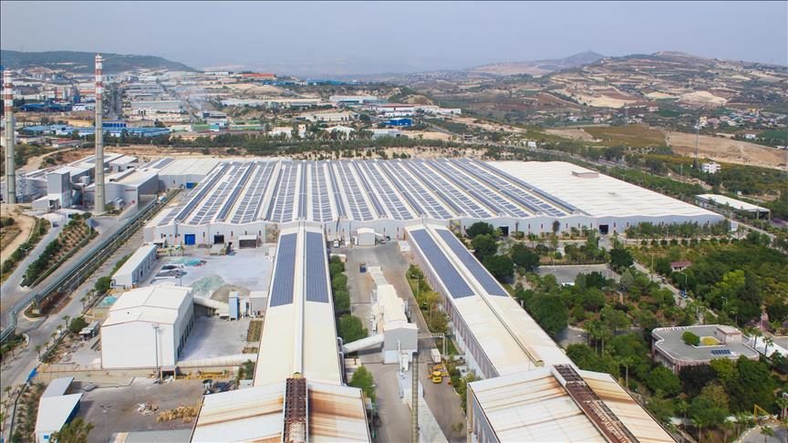 Şişecam, Mersin'de yenilediği fırınıyla güneş enerjisi sektörüne katma değerli ürünler sağlıyor