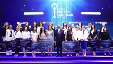 Halkbank, kadın girişimcilere 14,4 milyar TL'lik kredi desteği sağladı
