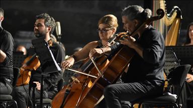 Limak Filarmoni Orkestrası, sokak hayvanları yararına konser verdi