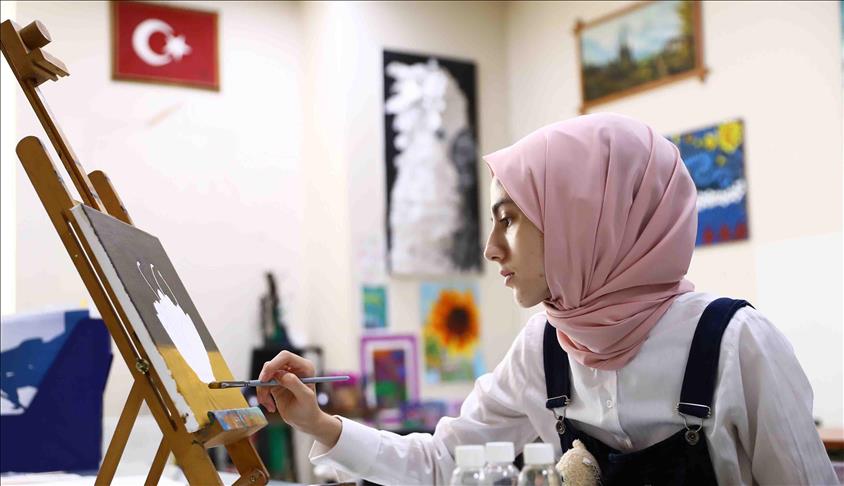Bağcılar Belediyesinin işitme engelli kursiyeri resim yetenek sınavında birinci oldu