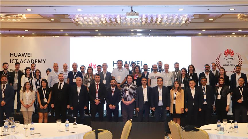Huawei Bilişim Akademisi Ankara'da üniversitelerle buluştu