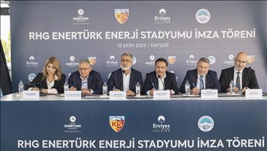 RHG Enertürk, Büyükşehir Belediyesi Kadir Has Stadyumu sponsoru oldu