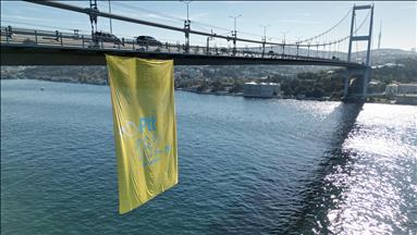 PTT bayrağı, İstanbul Boğazı'nda dalgalanıyor