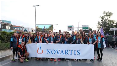 Novartis çalışanları, İstanbul Maratonu’nda TEGV için koştu
