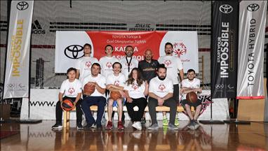 Özel Olimpiyatlar Karma Basketbol antrenmanları Toyota sponsorluğunda