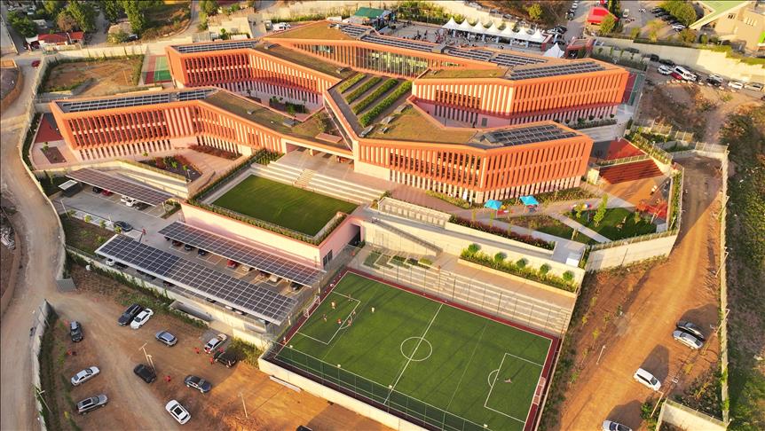 SEV Anaokulu ve Ortaokulu Çekmeköy'deki yeni kampüsüne taşındı