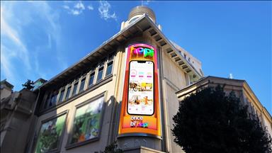 Hopi, 3D reklam çalışmasıyla caddeye taştı