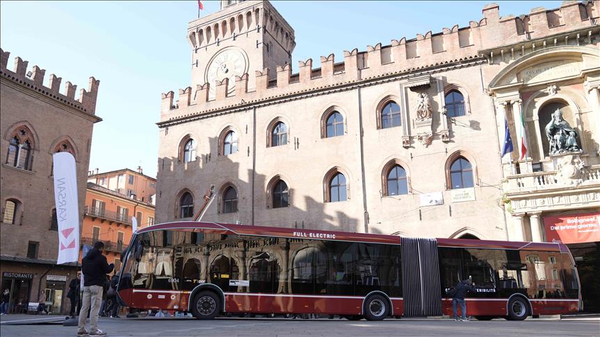 Karsan, Bologna'da hizmet verecek e-ATA otobüslerini teslim etti