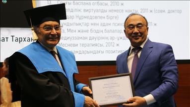 Nevzat Tarhan'a Kazakistan'da "Fahri Profesörlük" ünvanı verildi