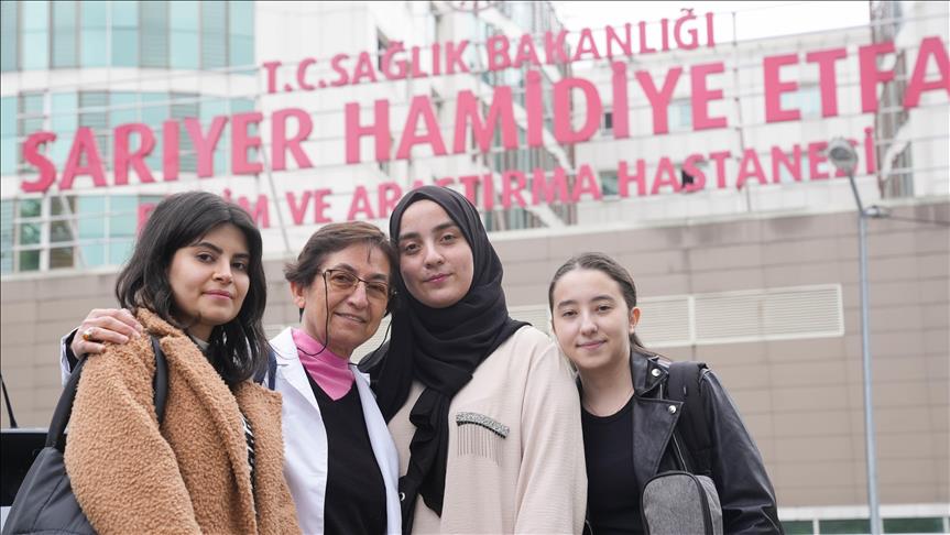 Haliç Üniversitesi ve Bizim Lösemili Çocuklar Vakfı'ndan lösemili çocuklara ziyaret