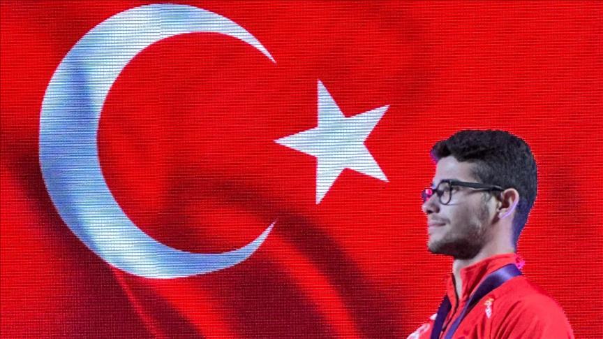 Turkcell'in ana sponsoru olduğu Atletizm Milli Takımı Roma'dan  iki madalya ile dönüyor