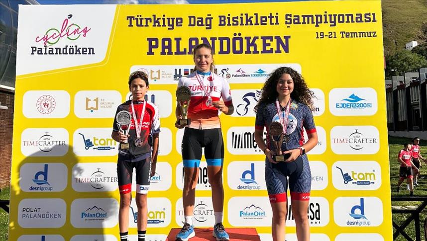 Akfen İnşaat'ın desteklediği milli bisiklet sporcusu U23 Türkiye Şampiyonu oldu
